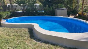 Piscina privada en el jardín